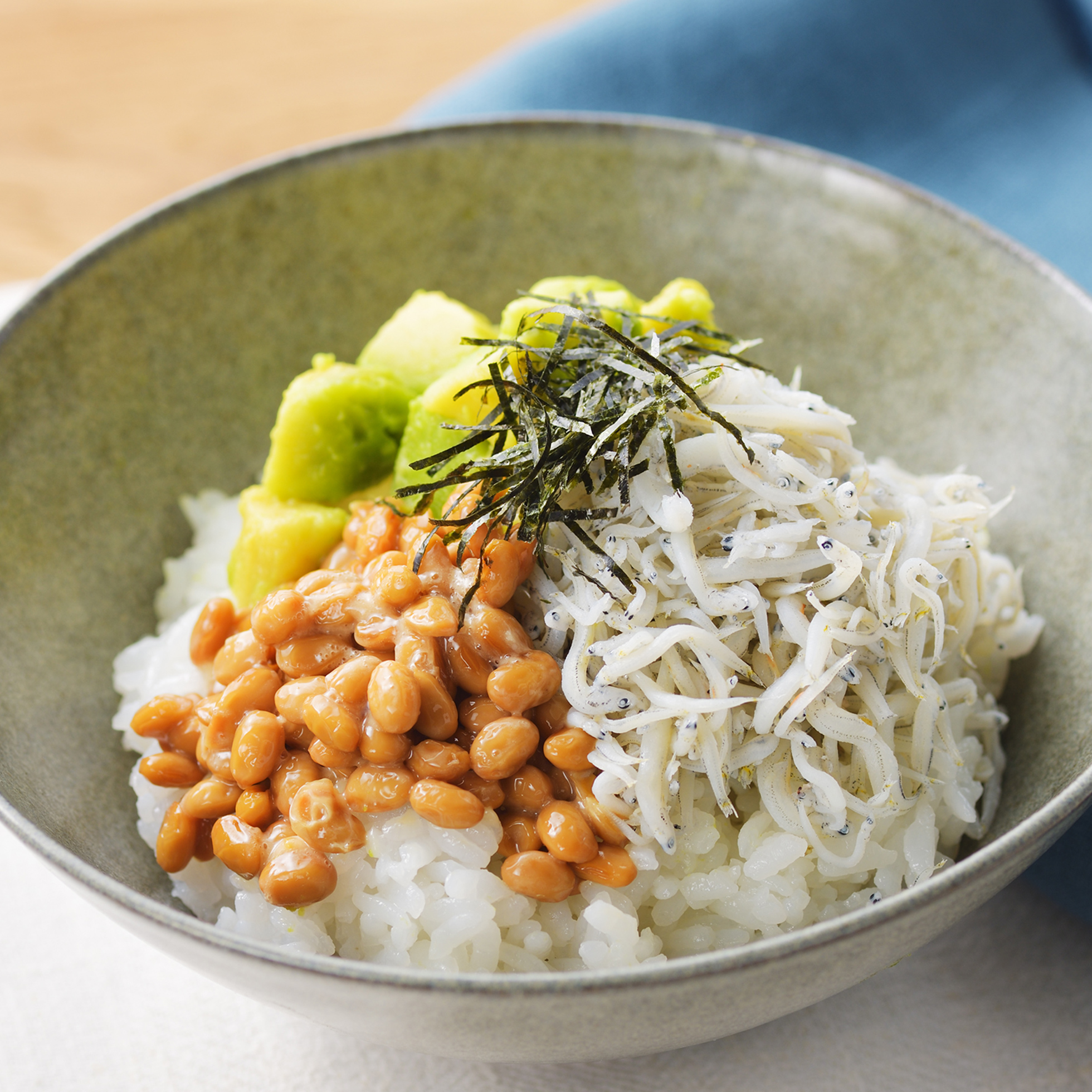 納豆としらすののっけ丼