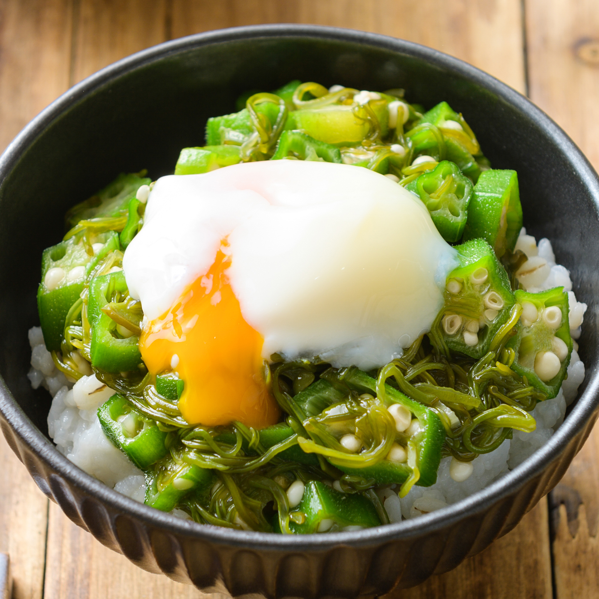 オクラとめかぶのねばねば丼