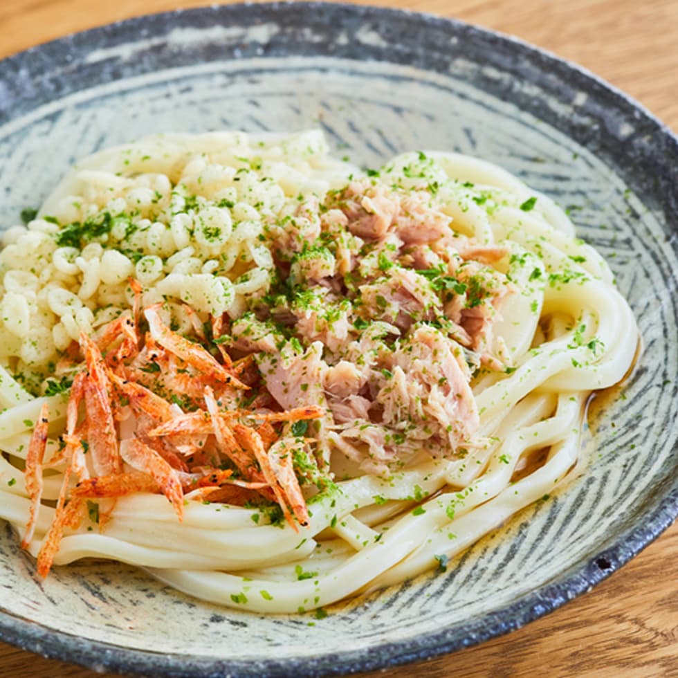 ツナのうま味感じる 混ぜうどん